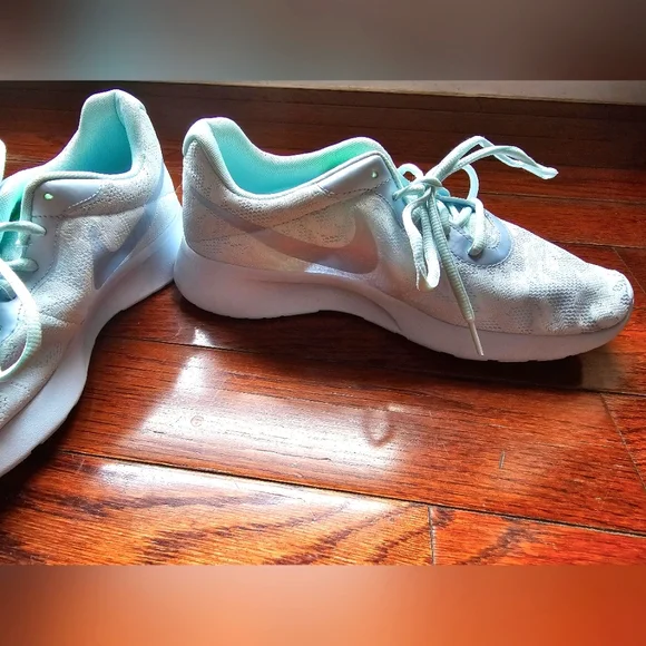 Sz 10 new Nike Tanjun baby blue floral lace mesh sneakers womens - Picture 8 of 11